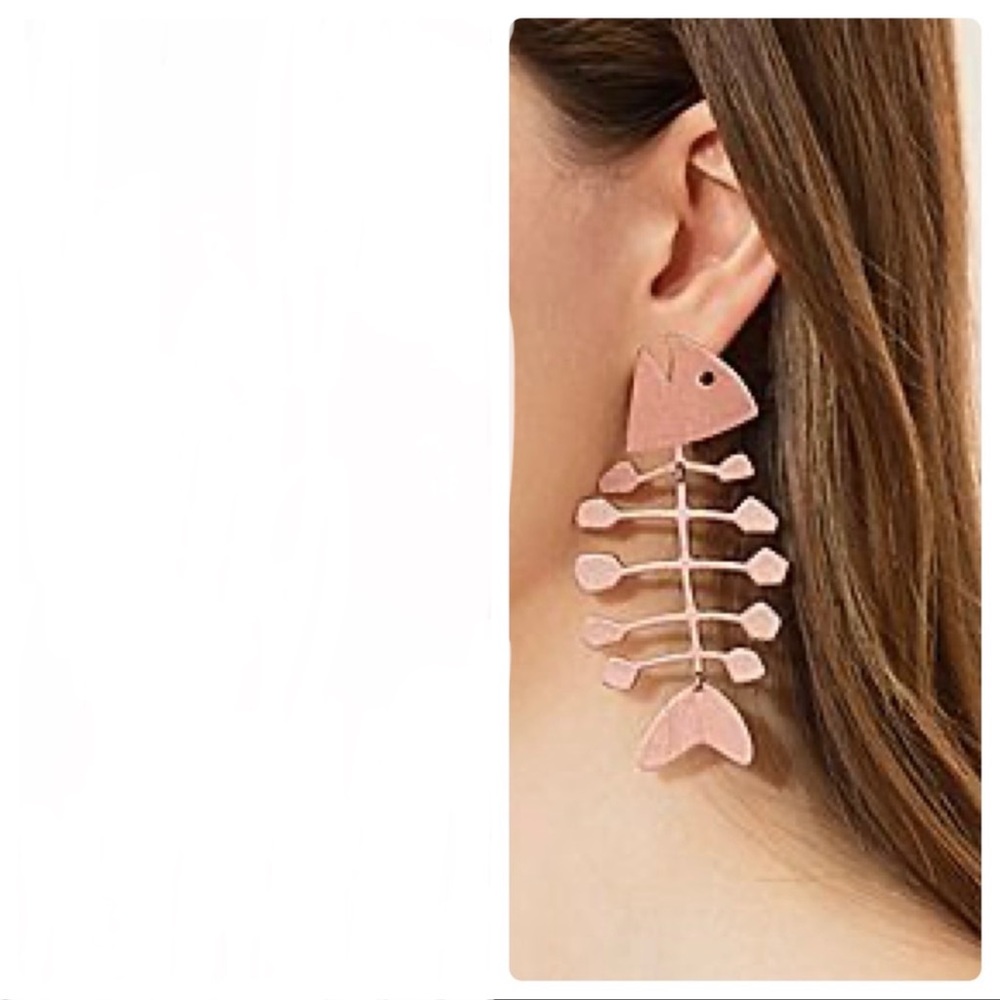 Tory Burch Fish Mismatched Earring
